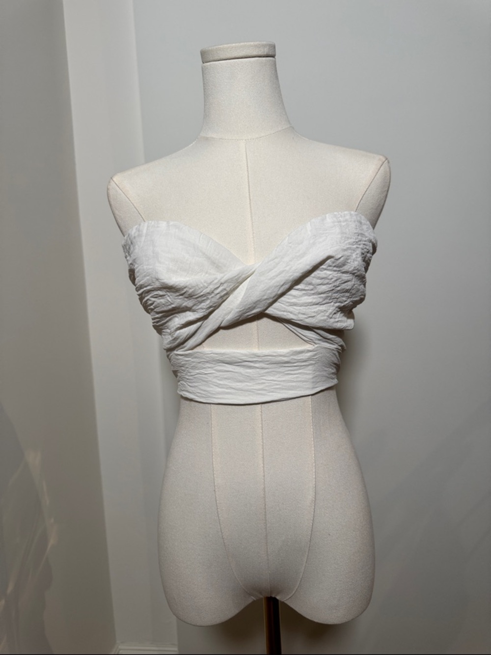 Women’s White Twist Front Crop Top